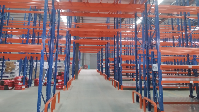 國內大型汽配商橫梁貨架+層板貨架案例